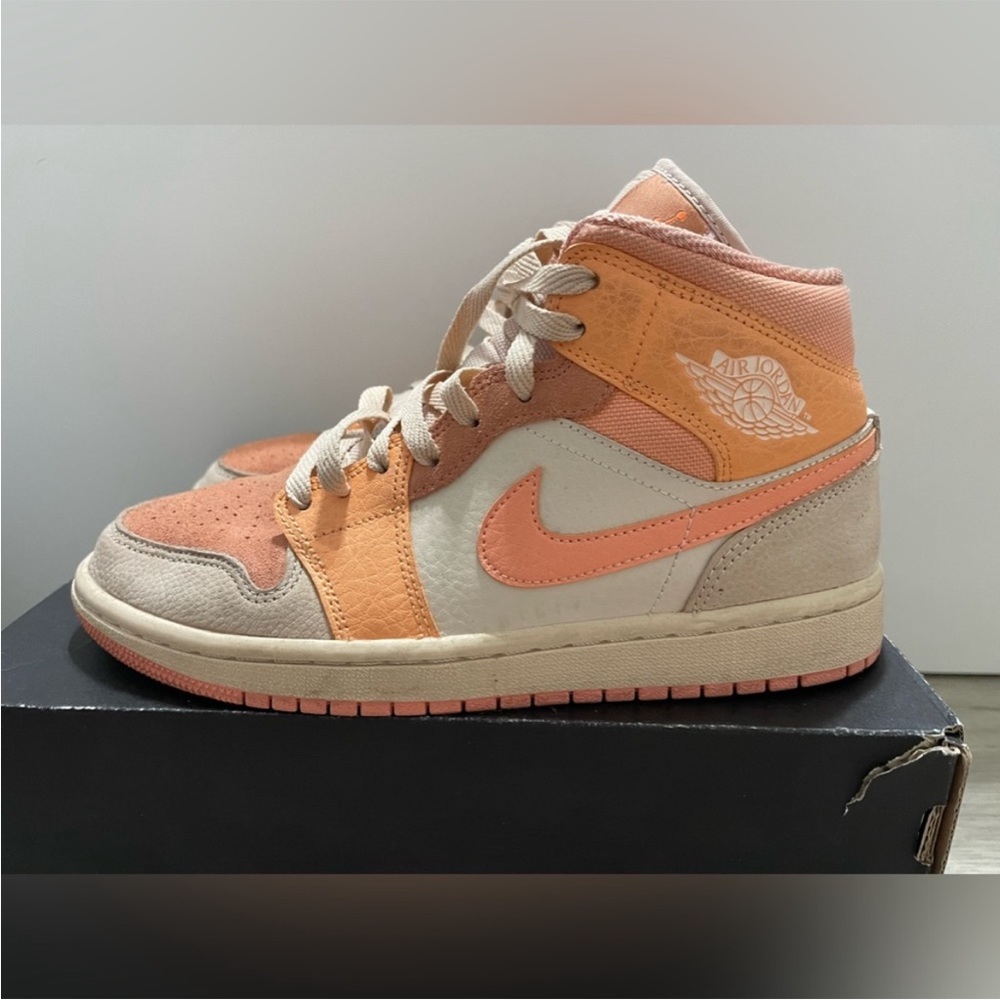 jordan 1 apricot mid